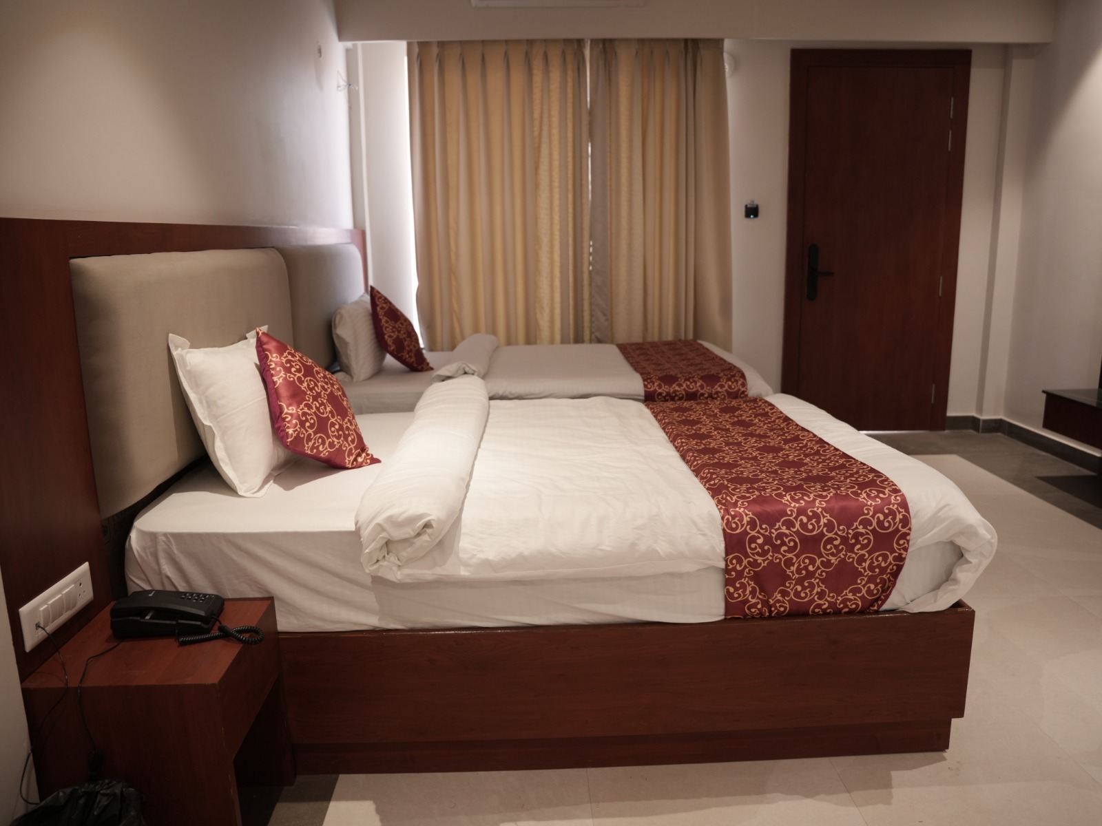 PREMIUM ROOM